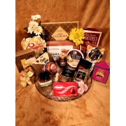 Delicious Snack Platter Gourmet Gift Basket